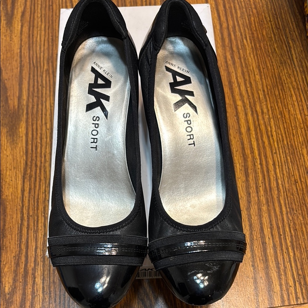 Anne Klein Women's Black Pumps